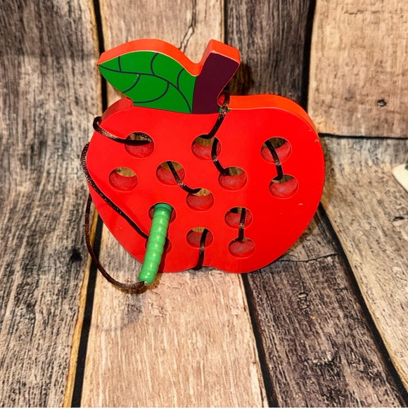 Montessori Wooden Apple Lacing Toy - Red and Green - Picture 2 of 3